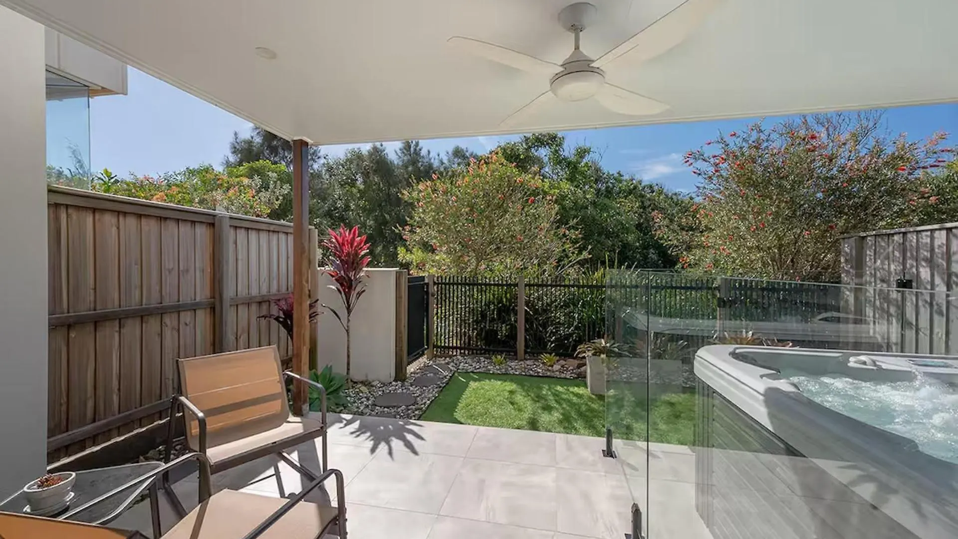 Casa vacanze Absolute Beachfront Marcoola 4Bed, Heated Spa Australia