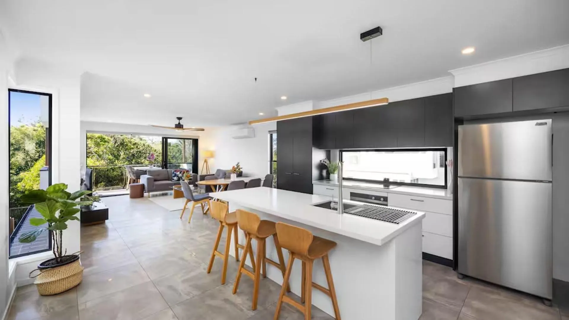 Casa vacanze Absolute Beachfront Marcoola 4Bed, Heated Spa Australia